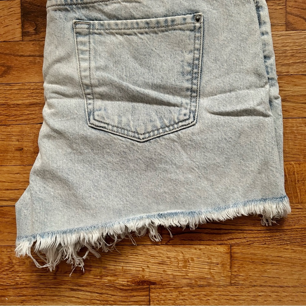 SPLENDID x MARGHERITA | Embroidered Cutoff Denim Shorts Size 30 - Picture 10 of 12